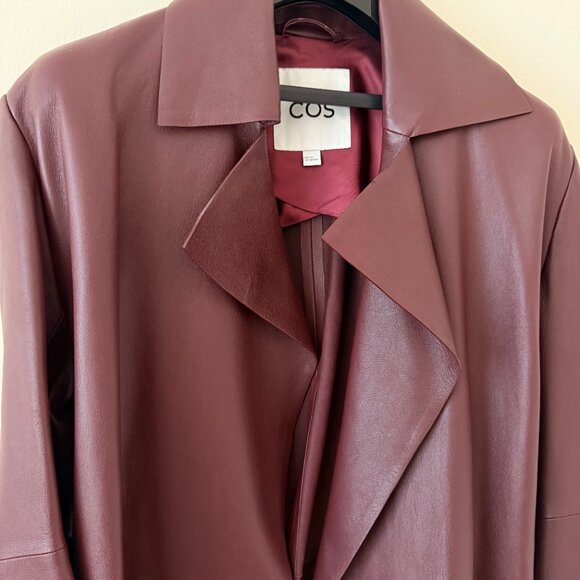 COS - Oversized leather trench coat burgundy - Picture 7 of 16